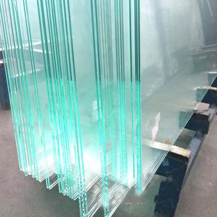 Itin skaidrus stiklas